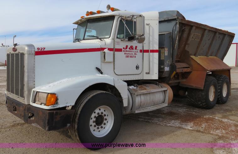 image for item B4549 1994 Peterbilt 377 spreader truck