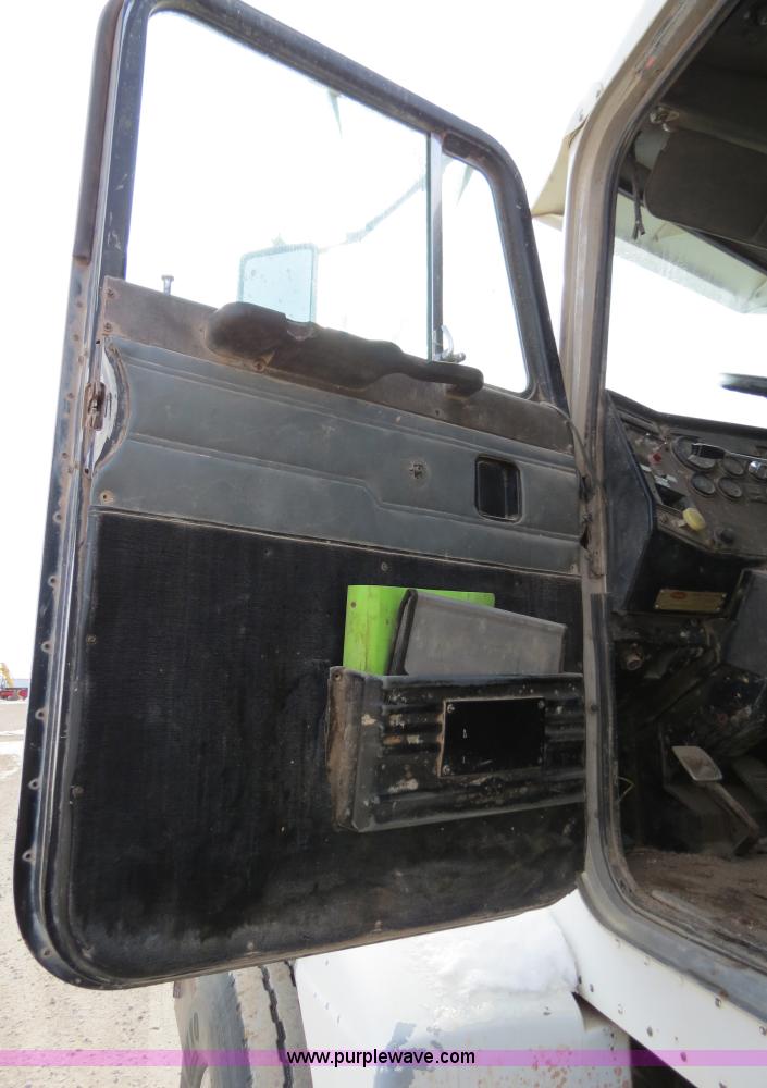 image for item B4549 1994 Peterbilt 377 spreader truck