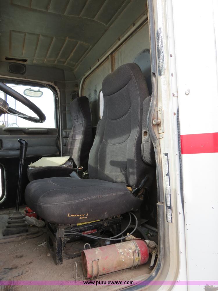 image for item B4549 1994 Peterbilt 377 spreader truck