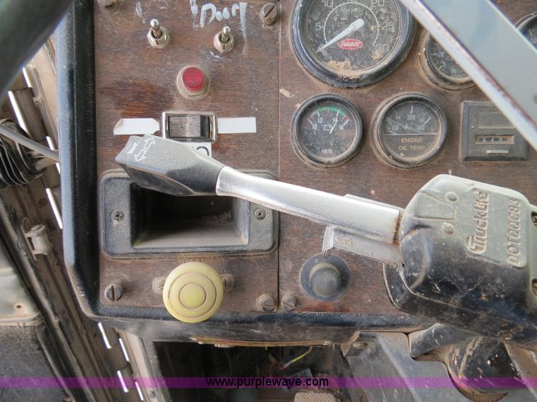 image for item B4549 1994 Peterbilt 377 spreader truck