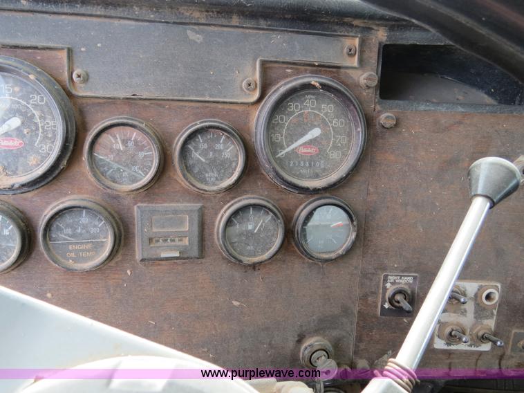 image for item B4549 1994 Peterbilt 377 spreader truck