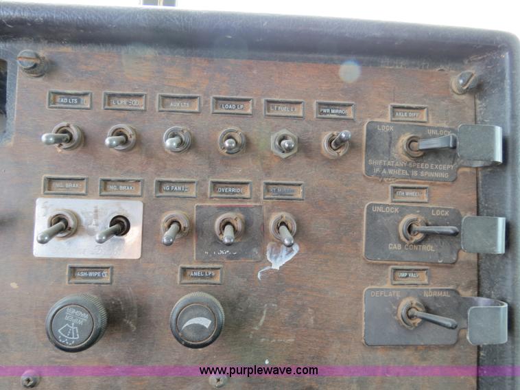 image for item B4549 1994 Peterbilt 377 spreader truck