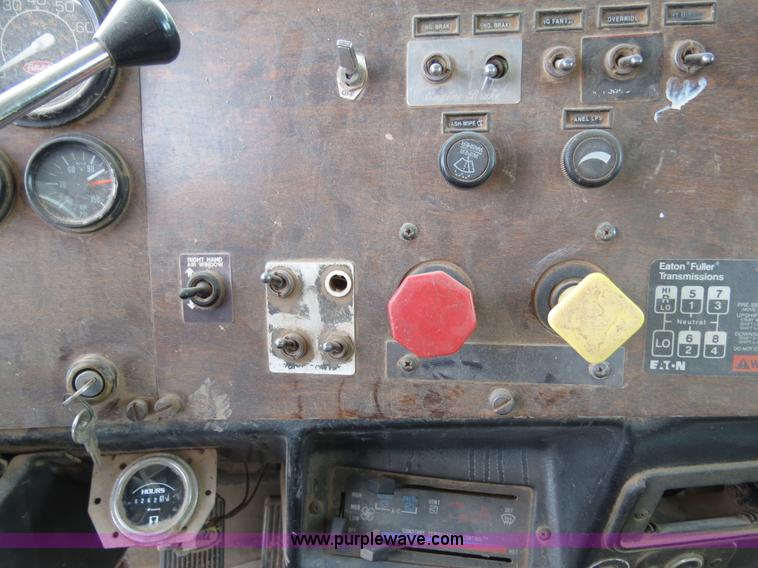 image for item B4549 1994 Peterbilt 377 spreader truck