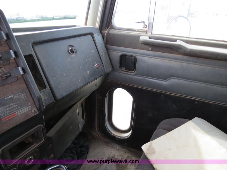 image for item B4549 1994 Peterbilt 377 spreader truck