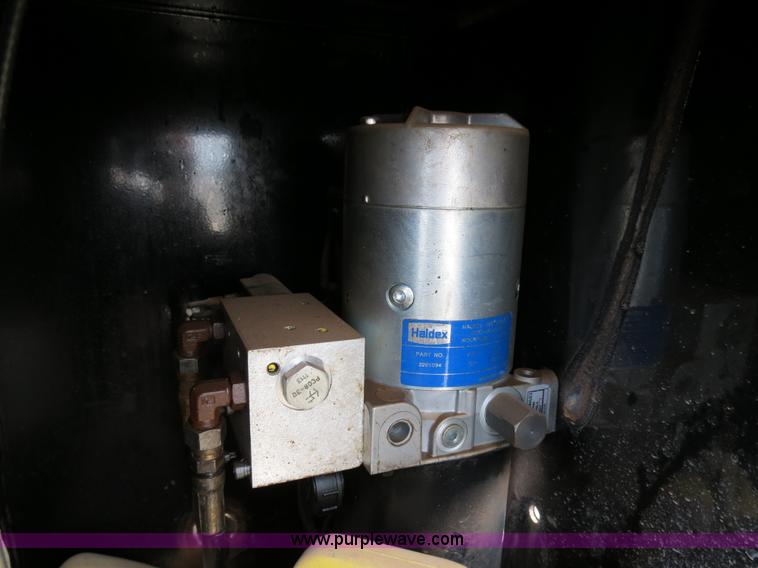 image for item B4549 1994 Peterbilt 377 spreader truck