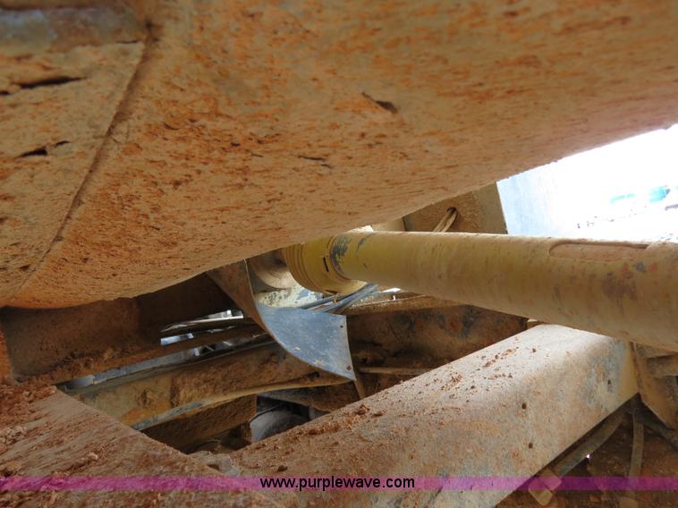 image for item B4549 1994 Peterbilt 377 spreader truck