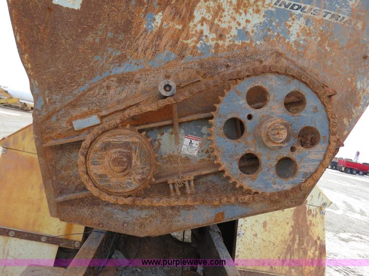 image for item B4549 1994 Peterbilt 377 spreader truck