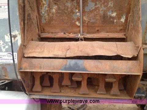 image for item B4549 1994 Peterbilt 377 spreader truck