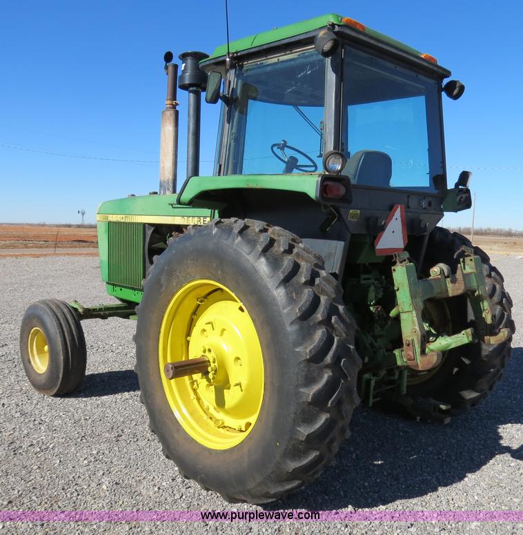image for item B4563 1978 John Deere 4440 tractor