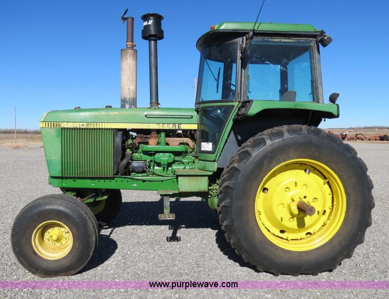 image for item B4563 1978 John Deere 4440 tractor
