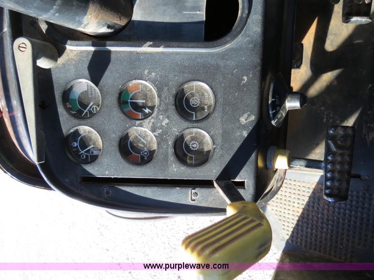 image for item B4563 1978 John Deere 4440 tractor