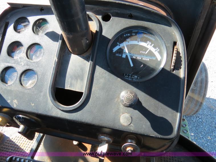 image for item B4563 1978 John Deere 4440 tractor