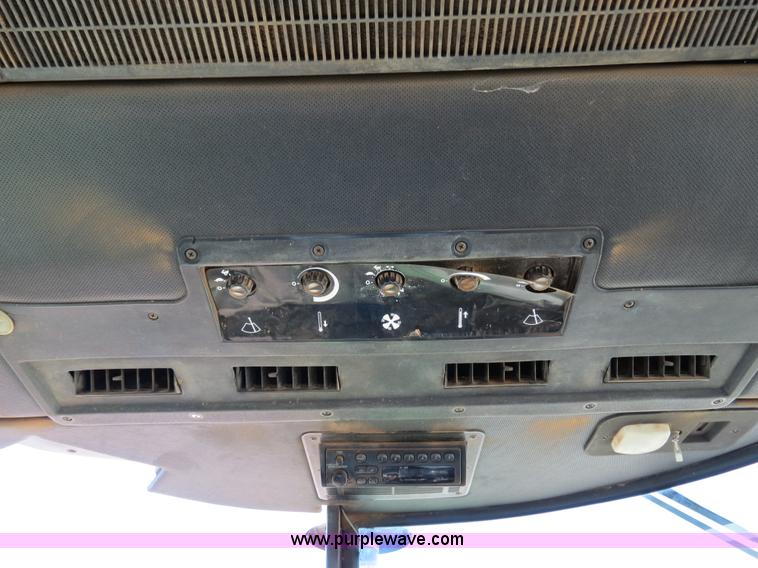 image for item B4563 1978 John Deere 4440 tractor