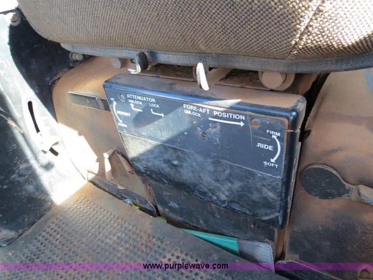 image for item B4563 1978 John Deere 4440 tractor