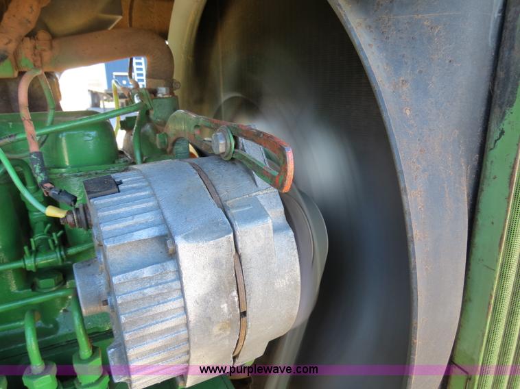 image for item B4563 1978 John Deere 4440 tractor