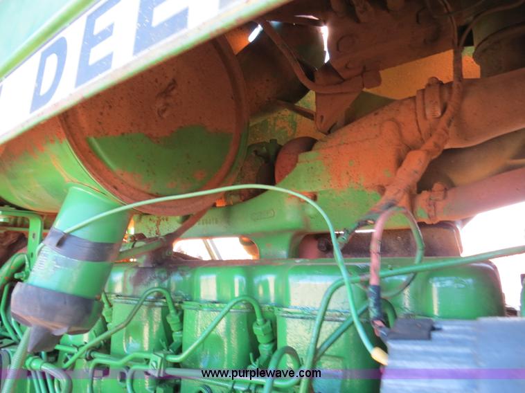 image for item B4563 1978 John Deere 4440 tractor