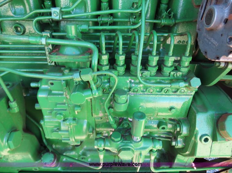 image for item B4563 1978 John Deere 4440 tractor