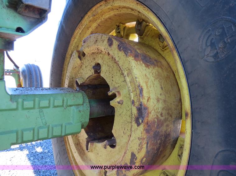 image for item B4563 1978 John Deere 4440 tractor