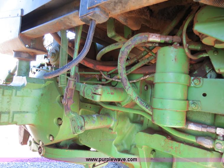 image for item B4563 1978 John Deere 4440 tractor