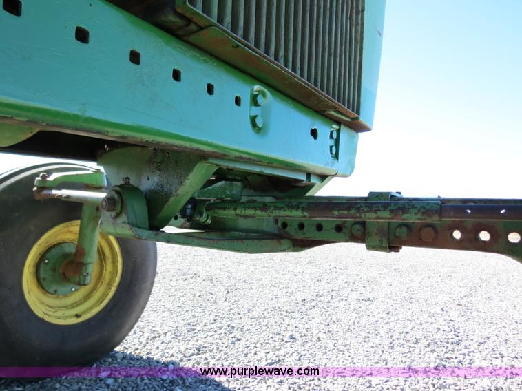 image for item B4563 1978 John Deere 4440 tractor