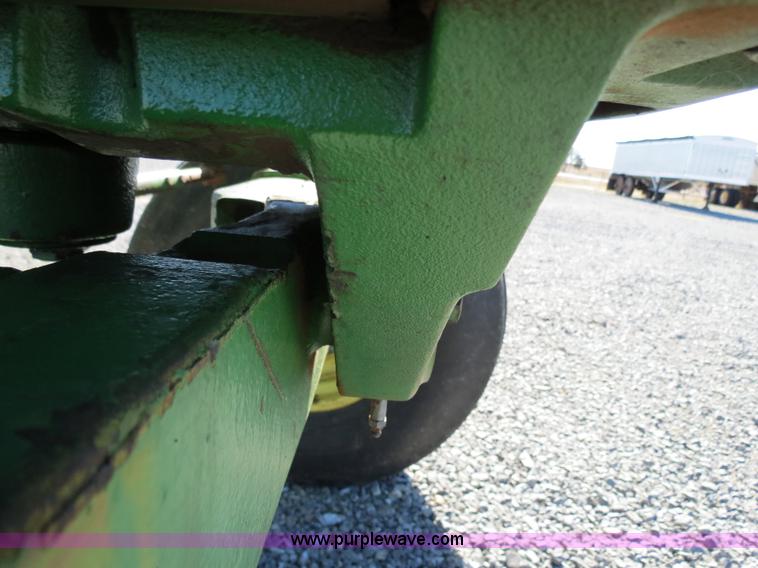 image for item B4563 1978 John Deere 4440 tractor