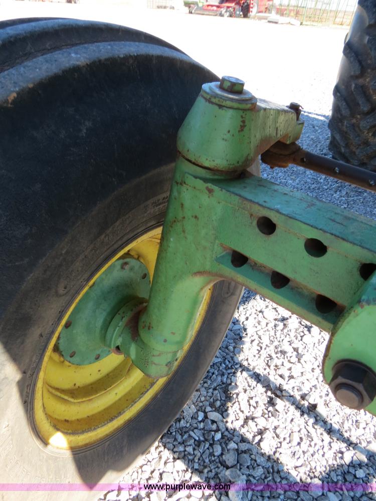 image for item B4563 1978 John Deere 4440 tractor