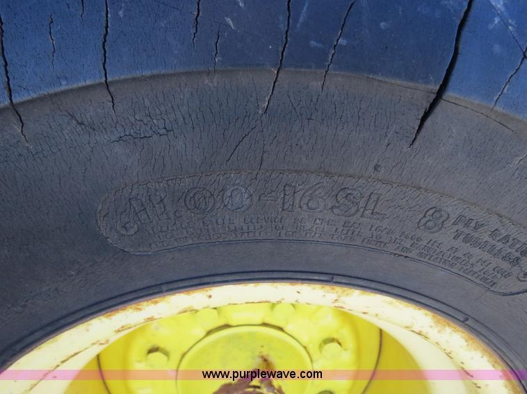 image for item B4563 1978 John Deere 4440 tractor