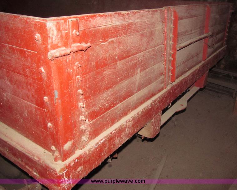 image for item B5307 Radio Flyer 2000 pull type wagon