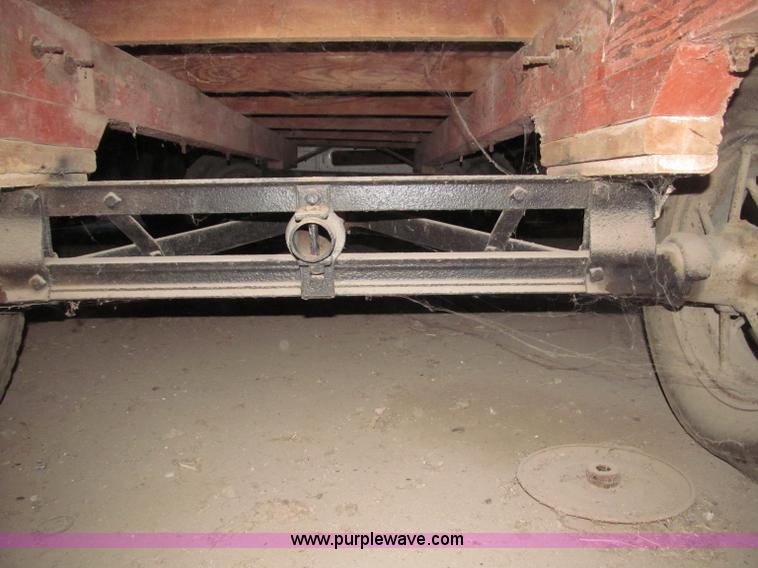 image for item B5307 Radio Flyer 2000 pull type wagon