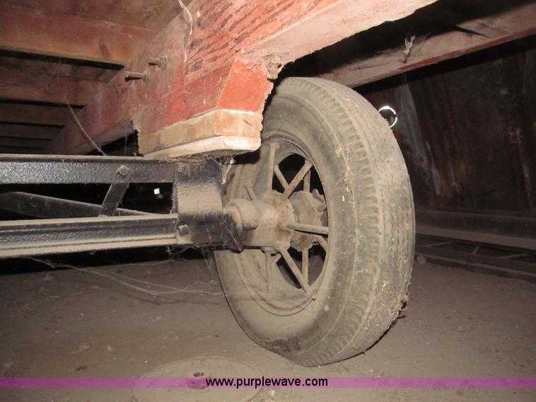 image for item B5307 Radio Flyer 2000 pull type wagon