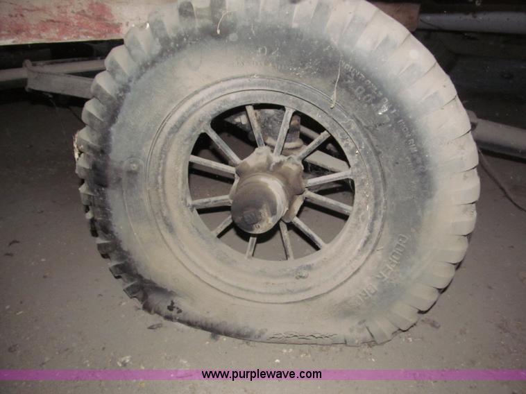 image for item B5307 Radio Flyer 2000 pull type wagon