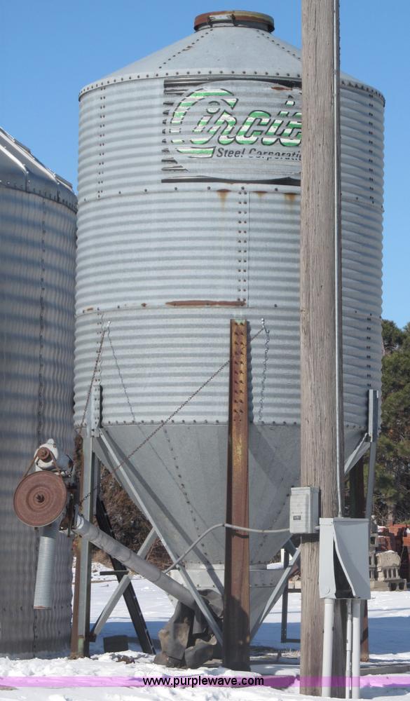 image for item B5308 Circle 10 ton bulk tank