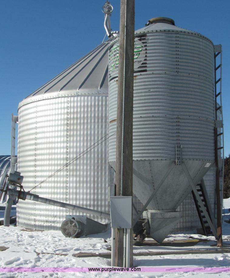 image for item B5308 Circle 10 ton bulk tank