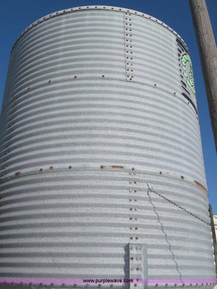 image for item B5308 Circle 10 ton bulk tank