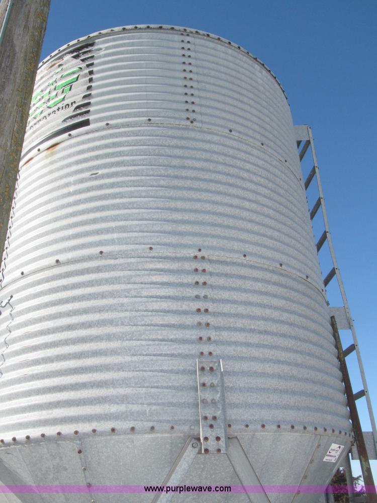 image for item B5308 Circle 10 ton bulk tank