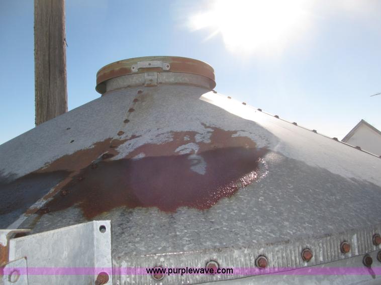 image for item B5308 Circle 10 ton bulk tank