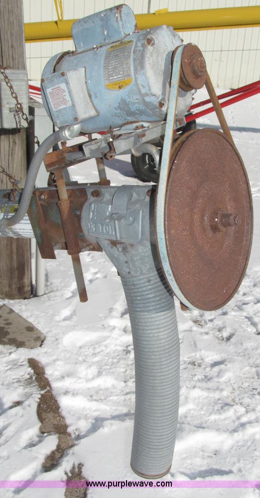 image for item B5308 Circle 10 ton bulk tank