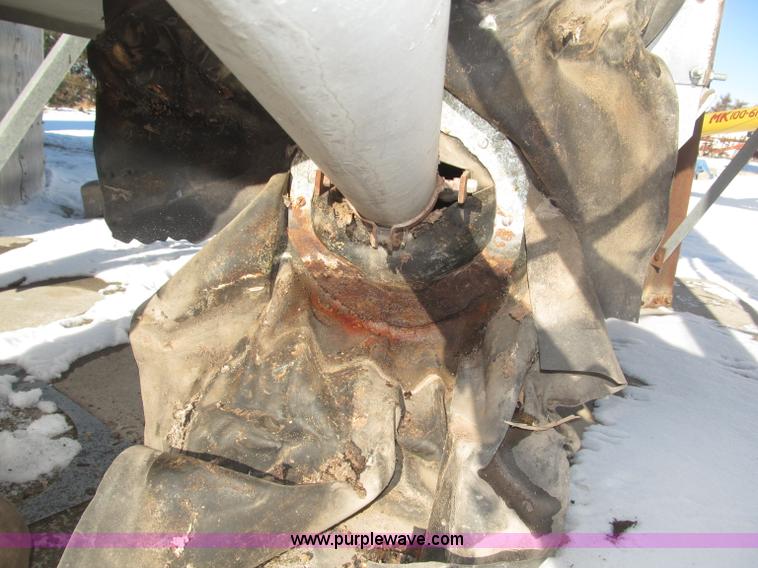 image for item B5308 Circle 10 ton bulk tank