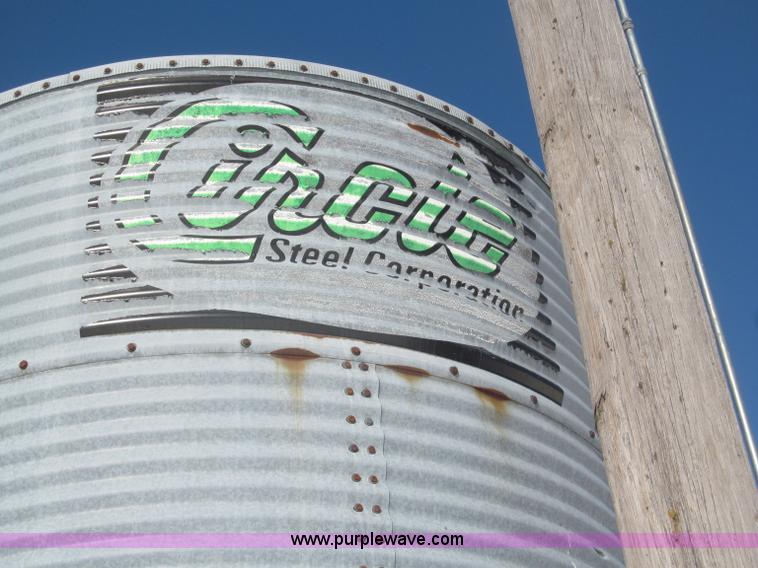 image for item B5308 Circle 10 ton bulk tank