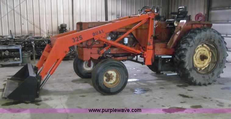 image for item B5318 1965 Allis-Chalmers 190XT row crop tractor