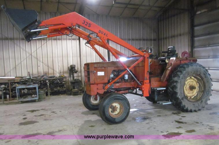 image for item B5318 1965 Allis-Chalmers 190XT row crop tractor