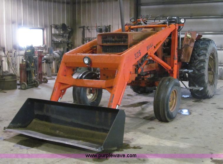 image for item B5318 1965 Allis-Chalmers 190XT row crop tractor