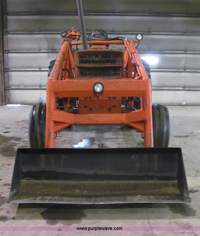 image for item B5318 1965 Allis-Chalmers 190XT row crop tractor