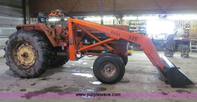 image for item B5318 1965 Allis-Chalmers 190XT row crop tractor