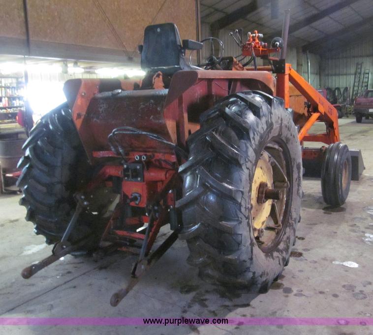 image for item B5318 1965 Allis-Chalmers 190XT row crop tractor