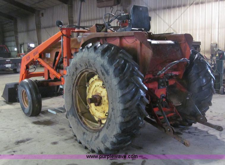 image for item B5318 1965 Allis-Chalmers 190XT row crop tractor