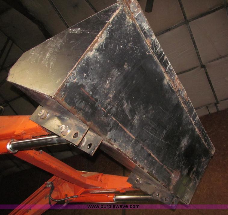 image for item B5318 1965 Allis-Chalmers 190XT row crop tractor