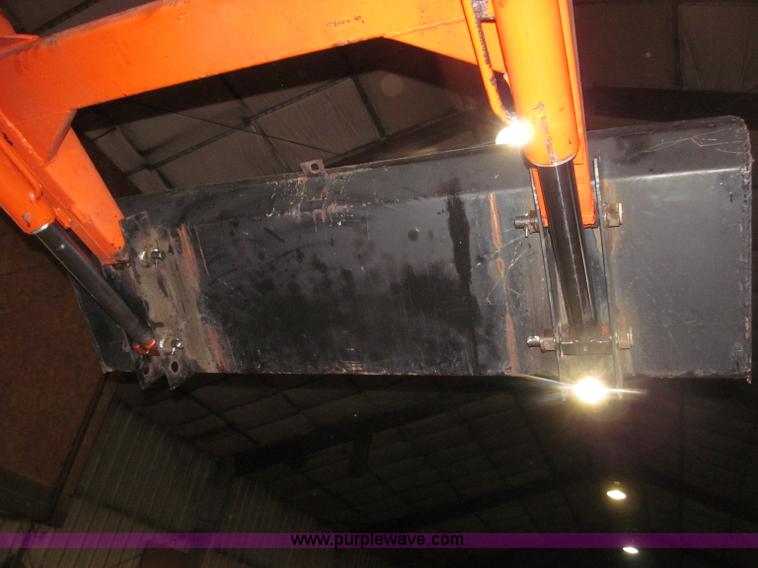 image for item B5318 1965 Allis-Chalmers 190XT row crop tractor