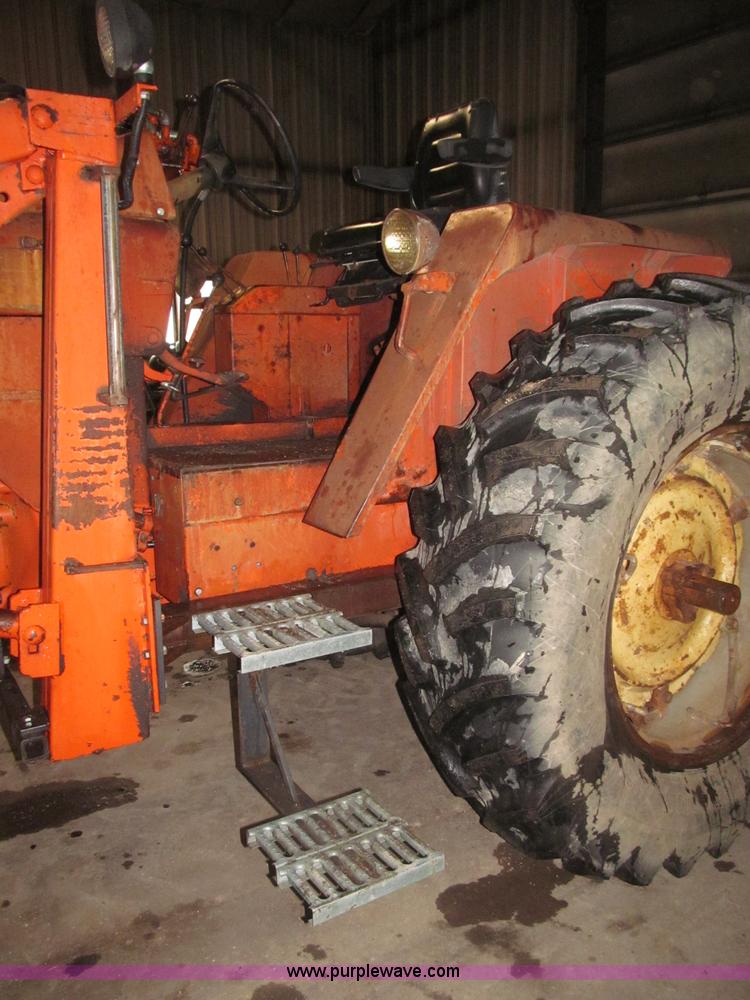 image for item B5318 1965 Allis-Chalmers 190XT row crop tractor