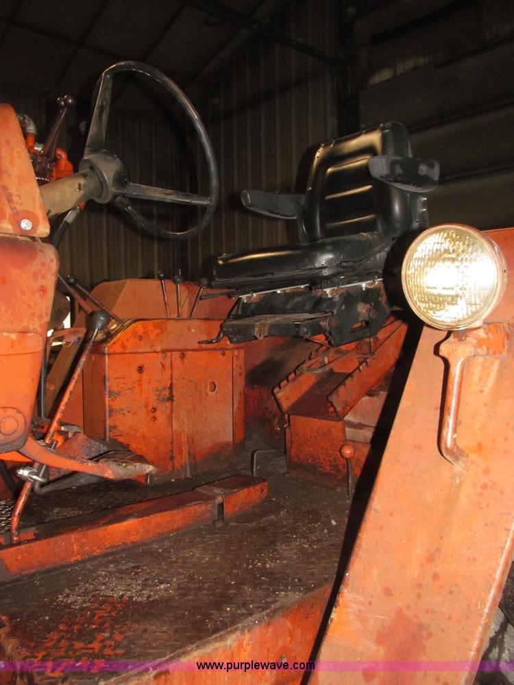 image for item B5318 1965 Allis-Chalmers 190XT row crop tractor